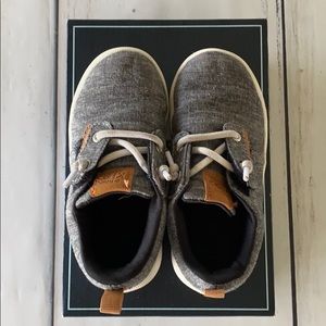 Dr. Scholl’s kids sneakers with memory foam